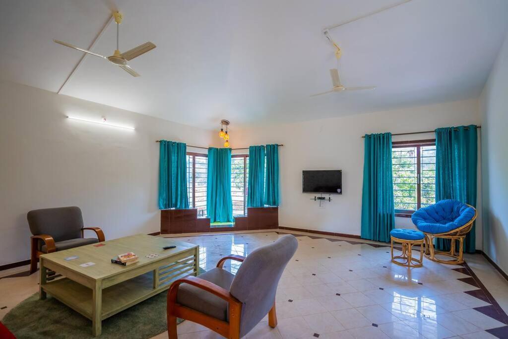 Lake View Villa Gandaulim Extérieur photo