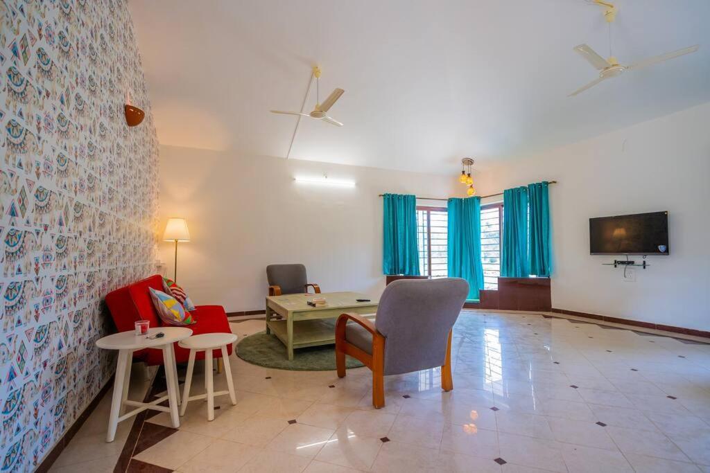 Lake View Villa Gandaulim Extérieur photo